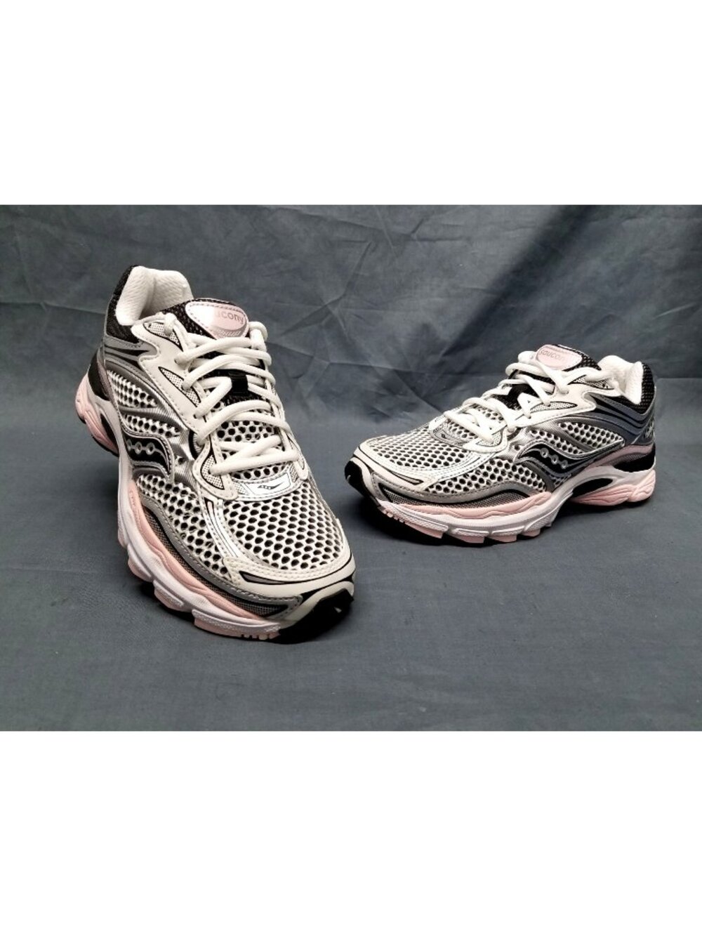 Saucony ProGrid Omni 9 Sneakers Silver Pink Girls Size 6 New No Box!